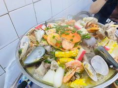 招牌海鲜骨煲-凤城康记饭店