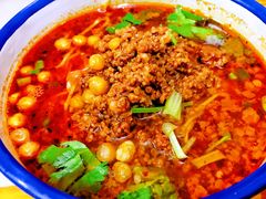 金牌杂酱面-胖胖板凳面