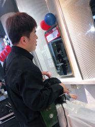 -PE SALON 