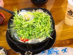 -丽虹云南过桥米线(兴工街店)