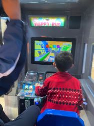 -多多淘儿童体验中心(重庆来福士店)