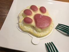 幸运萌爪树莓蛋糕-星巴克(大连柏威年店)