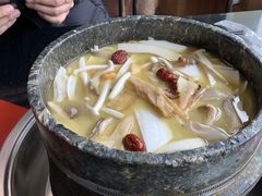 -南渝食府.墨脱石锅松茸鸡