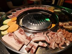 秘制开片五花肉-哈哈碳都·牛肋条无限自助烤肉(宝龙店)
