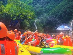 -安吉龙王山峡谷漂流