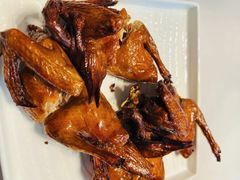 手撕乳鸽-琬苑鸽庄·川粤融合菜(解放碑总店)