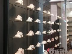 -王府井奥莱临潼小镇(临潼店)