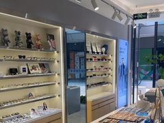 -视野联行眼镜·蔡司·尼康·豪雅·依视路(青浦宝龙店)