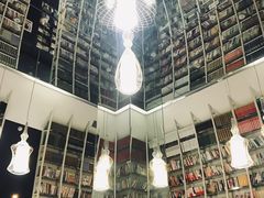 -钟书阁(松江泰晤士小镇店)