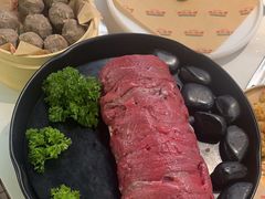 -洪氏嗨捞·广东猪肚鸡·椰子鸡火锅(西咸万象城店)