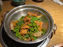 碾辣椒炒肉-吃饭皇帝大·土家民族菜(武陵源店)