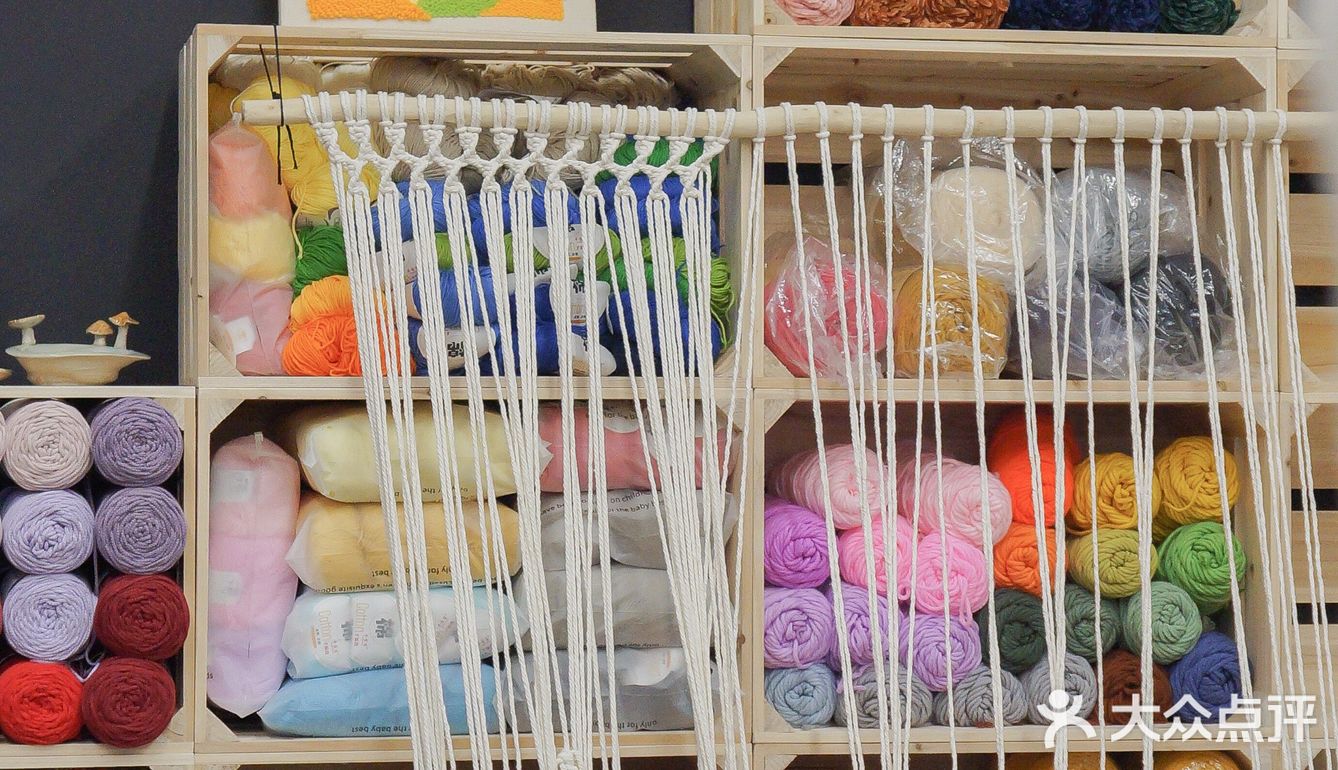 深圳新店｜酷黑工业风和可爱的螃蟹logo