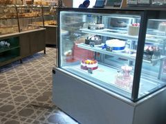 面包甜点陈列柜-面包新语(滨湖万达店)