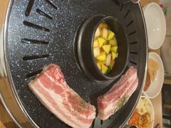 -江南猪肉商会无限续吃(弘大店)