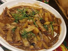-闯关东东北农家菜(崂山石老人店)