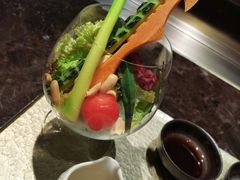 多彩色拉-Ginza Onodera铁板烧(外滩十八号店)