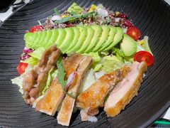 鸡肉牛油果藜麦沙拉（5月上新）-西堤牛排(北京国瑞店)