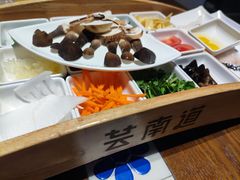 -芸南道·过桥米线(昆明老街旗舰店)