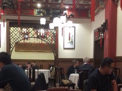-梅龙镇酒家(南京西路总店)