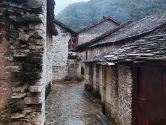 -高荡千年布依古寨旅游景区