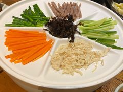 鸡丝凉米线-云海肴·云南小炒·汽锅鸡(天津国金汇店)