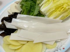 -撒拉人家.酸菜牦牛肉火锅