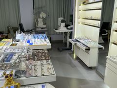 -视野联行眼镜•蔡司•依视路(温江店)