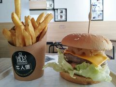单层芝士凤梨牛肉堡-牛纽塔·牛人堡(群众路店)