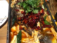 烤深海鲈鱼-路边摊小炉子烧烤