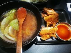 脆皮鸡腿面-贡梅老面馆·蟹粉面·无锡特色小吃(南长街主推店)