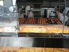 面包甜点陈列柜-六贤记(杭州龙湖滨江天街店)
