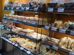 面包甜点陈列柜-凯司令西点房(虹桥路站店)