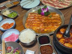 -明洞阿姨·韩式酱蟹烤肉·创意料理(三元桥店)