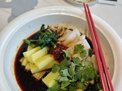 凉卷粉拼豌豆粉-家宴滇食记·云南家常菜