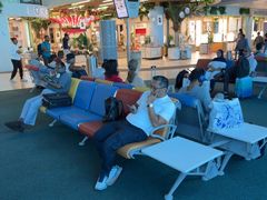 -西沃古尔·拉姆古兰爵士国际机场