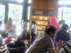 -星巴克臻选(莘庄仲盛店)