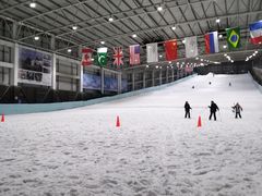 -乔波室内滑雪场
