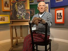 -曼谷杜莎夫人蜡像馆