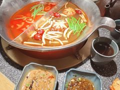 -湊湊火锅·茶憩(郑州绿地新都会店)