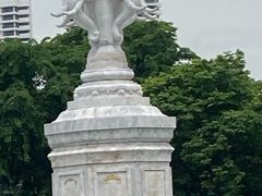 -皇家田广场(อนุสาวรีย์ทหารอาสา)