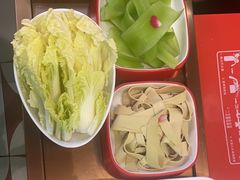 -洪氏嗨捞·广东猪肚鸡·椰子鸡火锅(西咸万象城店)
