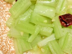 -艳阳天民俗村(公园路店)