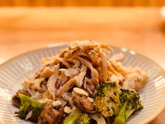 黑松露风味花椰菜沙拉配鸡丝-无印良品餐堂 MUJI Diner(成都太古里店)