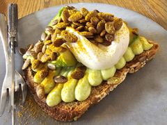 牛油果吐司配水波蛋-BOR Eatery(安福路店)