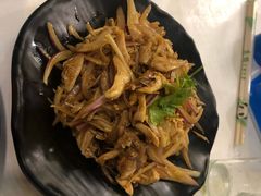 手撕鸡肉-蓝珊甄选海鲜自助·火锅大排档(近阿那亚店)