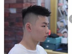 -鸿通城购物中心