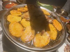 -草家酱蟹炭火烤肉店(珲春南路一店)