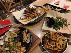 -何师烧烤Pro ·江湖川菜·小龙虾·精酿(太古里旗舰店)