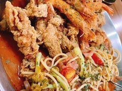 炸鸡配奶油意大利面-HOTISLAND海鸡岛·韩国料理(江南西店)