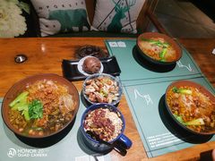 -八月美食小馆(银泰城总店)
